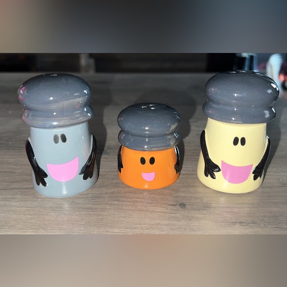 Nickelodeon Dining Blues Clues Mr Salt Mrs Pepper Paprika Shaker Set Boxlunch Poshmark